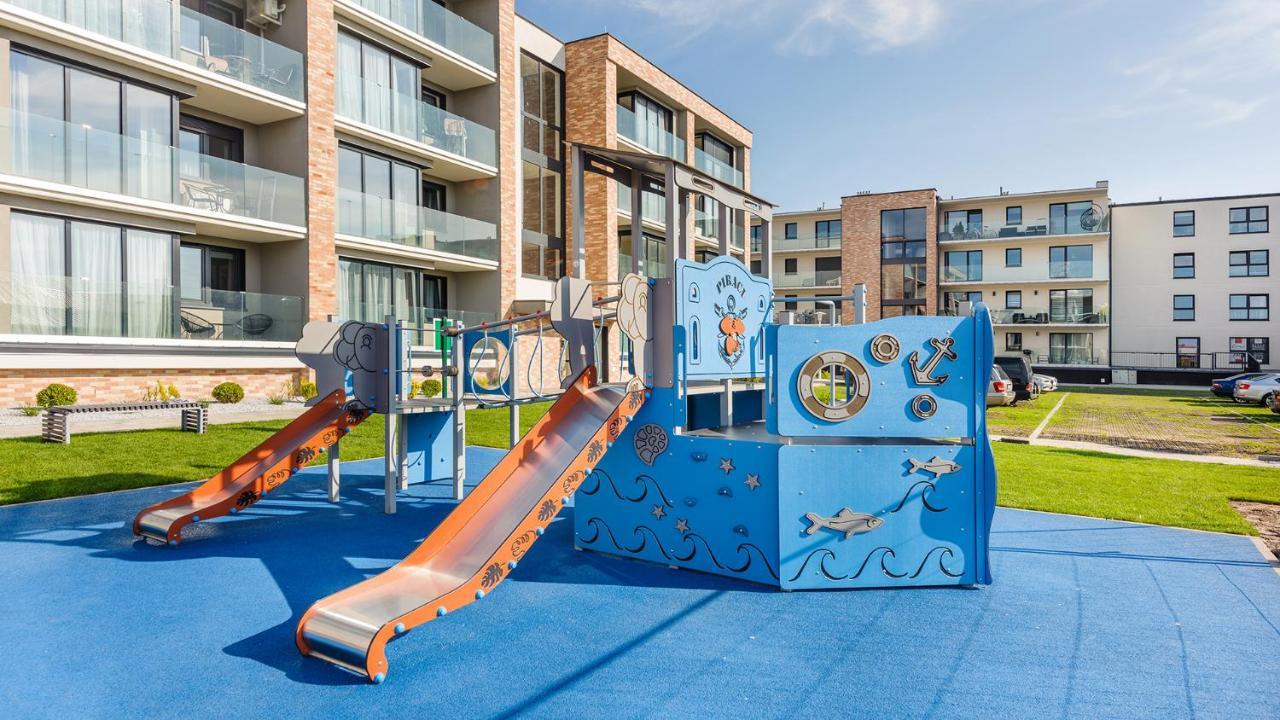 Apartament Z 1 Sypialnia Retro Deluxe 60 F Perlowa Przystan - Holiday City Колобжег Екстериор снимка